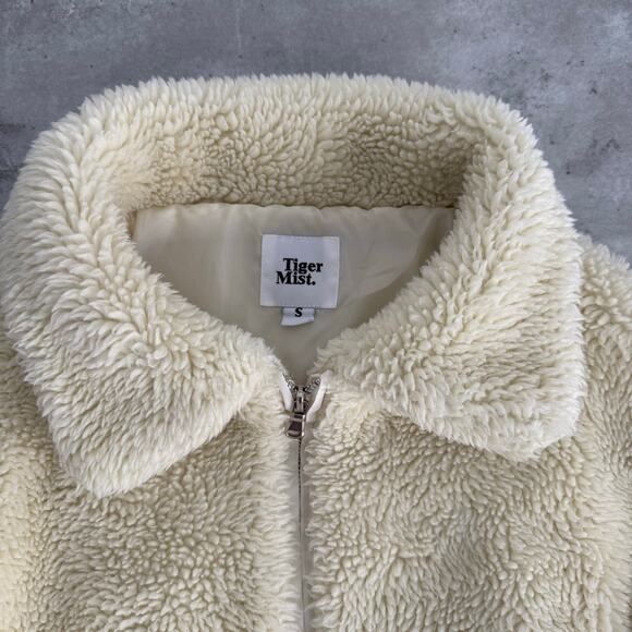 Tiger Mist Teddy Sherpa bomber jacket in cream size small - Picture 2 of 8